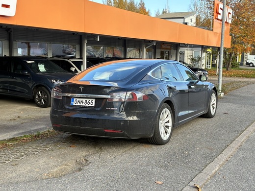 Tesla Model S vaihtoauto
