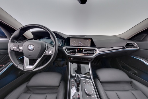 BMW 330 vaihtoauto