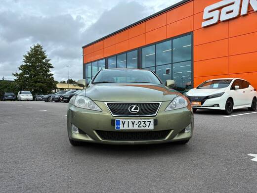 Lexus IS vaihtoauto