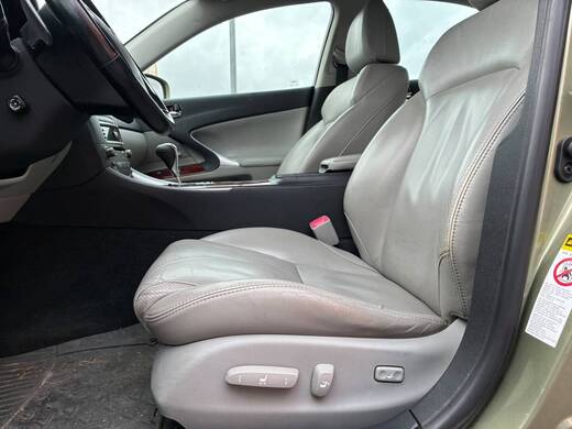 Lexus IS vaihtoauto