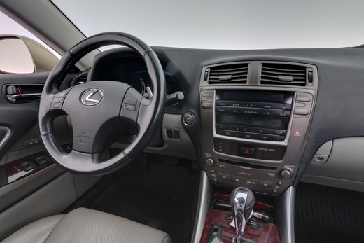 Lexus IS vaihtoauto