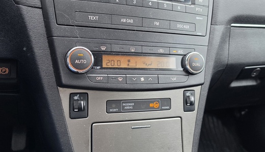 Toyota Avensis vaihtoauto