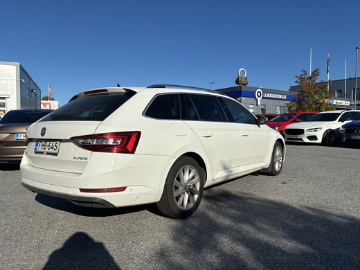 Skoda Superb vaihtoauto