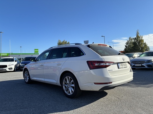 Skoda Superb vaihtoauto