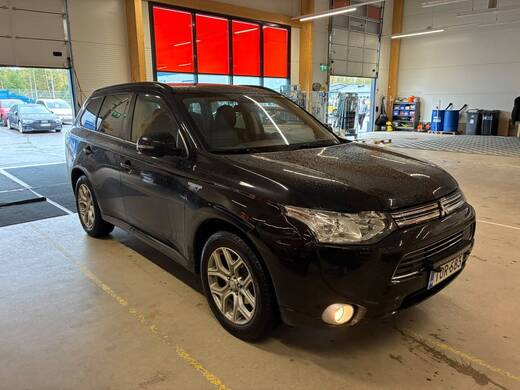 Mitsubishi Outlander PHEV vaihtoauto