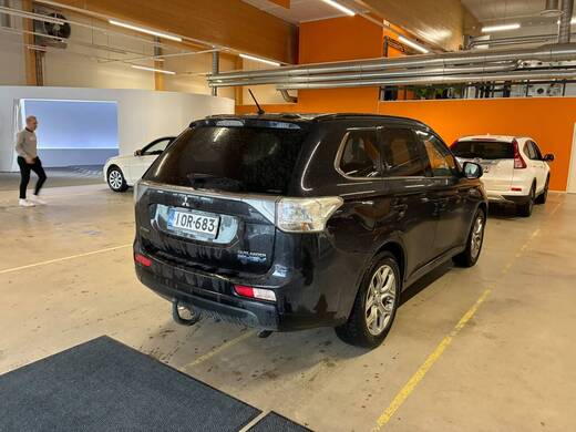 Mitsubishi Outlander PHEV vaihtoauto