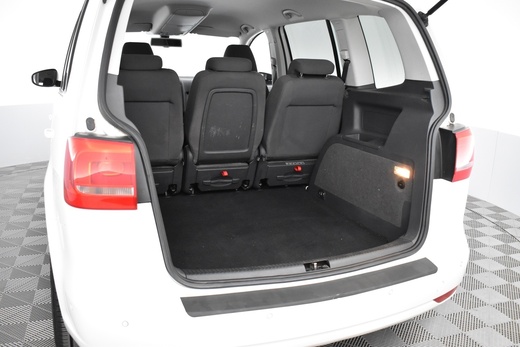 Volkswagen Touran vaihtoauto