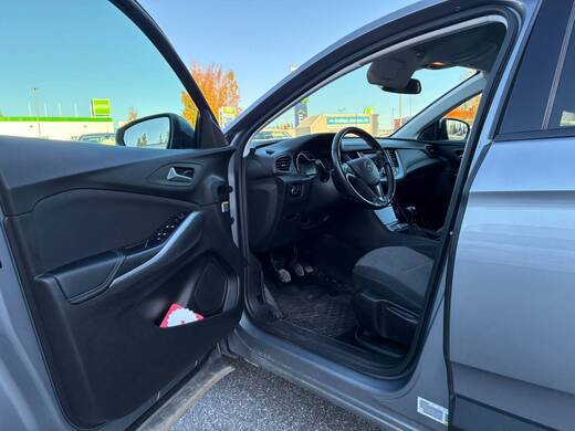 Opel Grandland X vaihtoauto