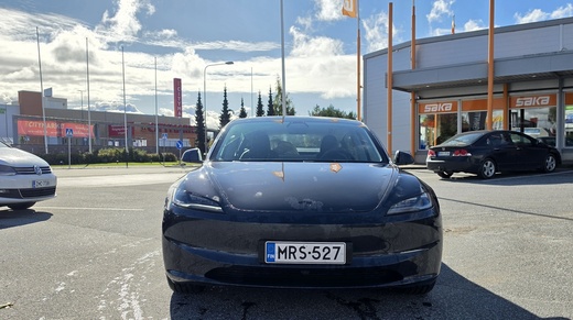 Tesla Model 3 vaihtoauto