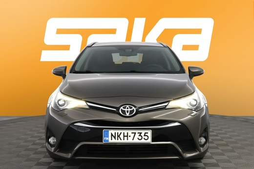 Toyota Avensis vaihtoauto