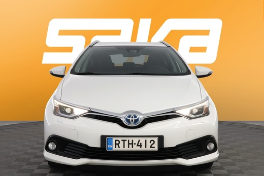Toyota Auris vaihtoauto