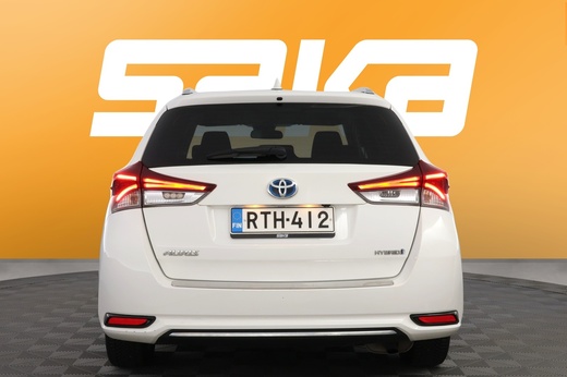 Toyota Auris vaihtoauto