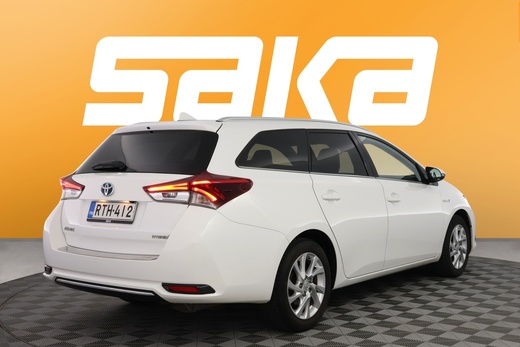 Toyota Auris vaihtoauto