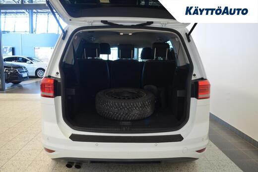 Volkswagen Touran vaihtoauto