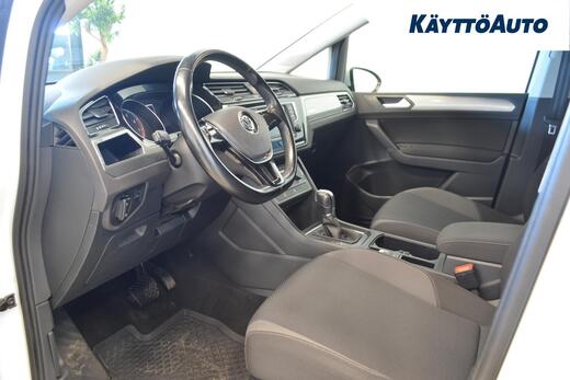 Volkswagen Touran vaihtoauto