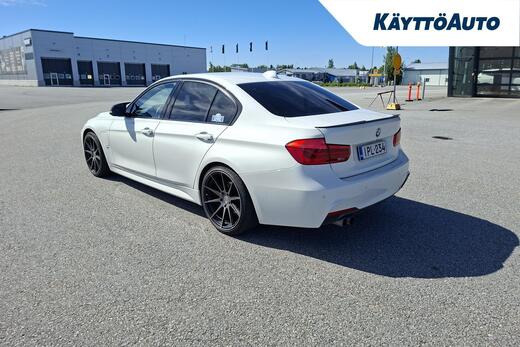 BMW 330 vaihtoauto