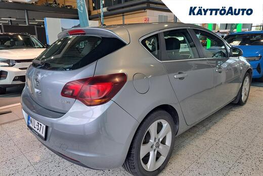 Opel Astra vaihtoauto