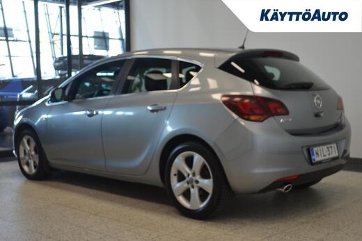 Opel Astra vaihtoauto
