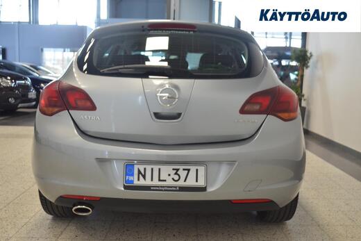 Opel Astra vaihtoauto