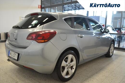 Opel Astra vaihtoauto