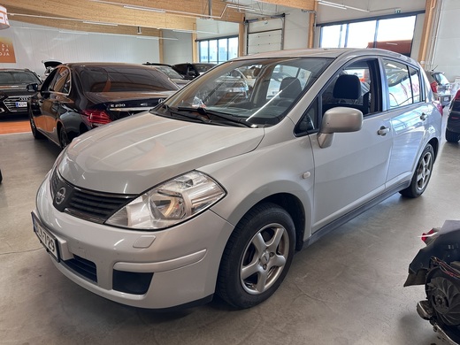 Nissan Tiida vaihtoauto