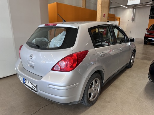 Nissan Tiida vaihtoauto