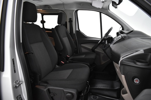 Ford Tourneo Custom vaihtoauto
