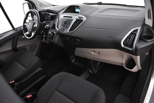 Ford Tourneo Custom vaihtoauto
