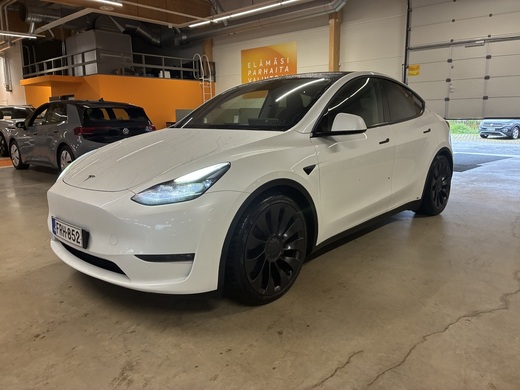 Tesla Model Y vaihtoauto