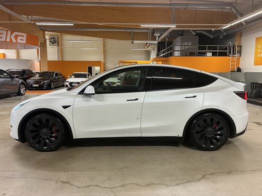 Tesla Model Y vaihtoauto