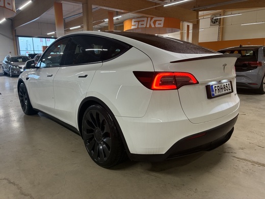 Tesla Model Y vaihtoauto