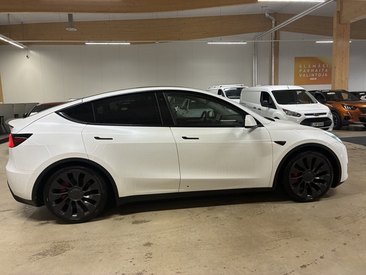 Tesla Model Y vaihtoauto