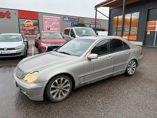 Mercedes-Benz C vaihtoauto