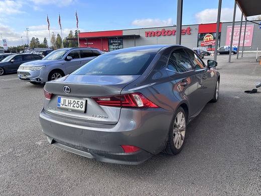 Lexus IS vaihtoauto