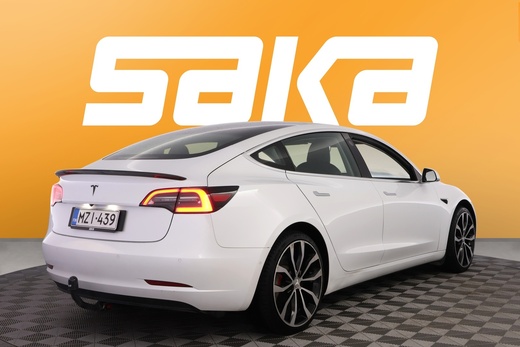 Tesla Model 3 vaihtoauto