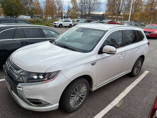Mitsubishi Outlander PHEV vaihtoauto