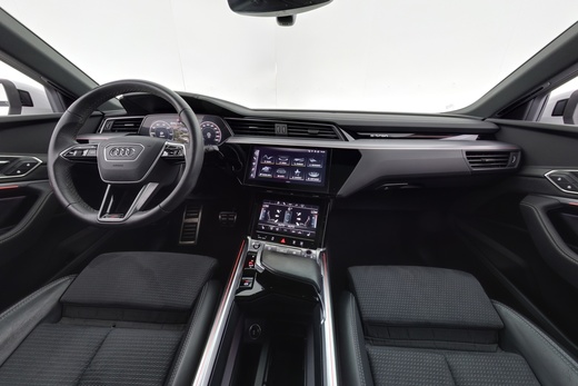 Audi Q8 e-tron vaihtoauto