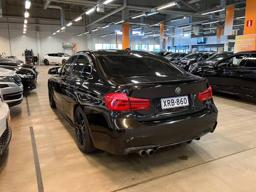 BMW 330 vaihtoauto