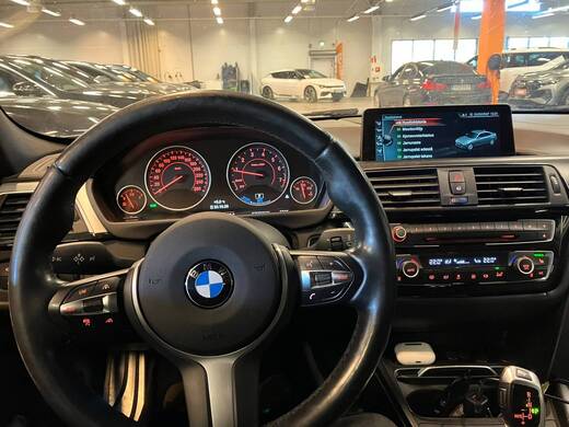 BMW 330 vaihtoauto