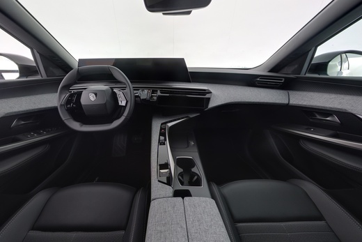 Peugeot E-3008 vaihtoauto