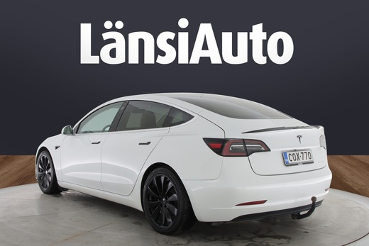 Tesla Model 3 vaihtoauto