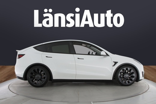 Tesla Model Y vaihtoauto