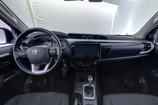 Toyota Hilux vaihtoauto