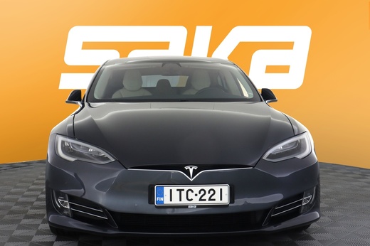 Tesla Model S vaihtoauto