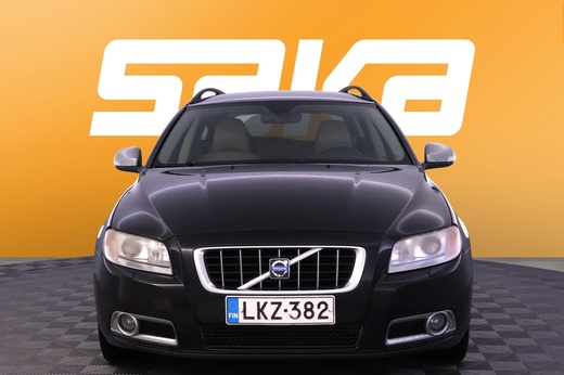 Volvo V70 vaihtoauto