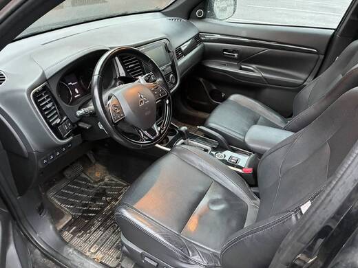 Mitsubishi Outlander vaihtoauto