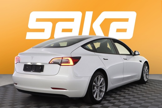 Tesla Model 3 vaihtoauto