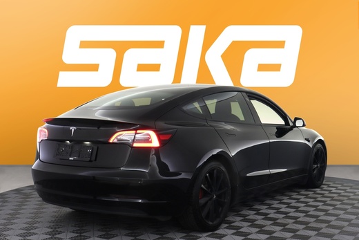 Tesla Model 3 vaihtoauto