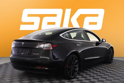 Tesla Model 3 vaihtoauto