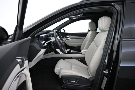 Audi Q8 e-tron vaihtoauto